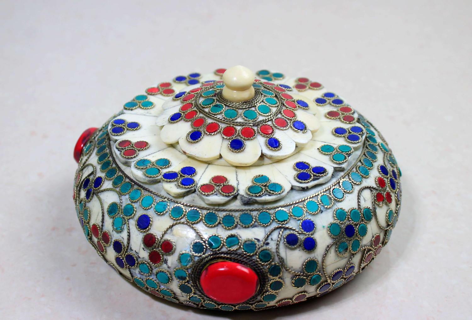 Bone Tobacco Box Superfine Stone Work