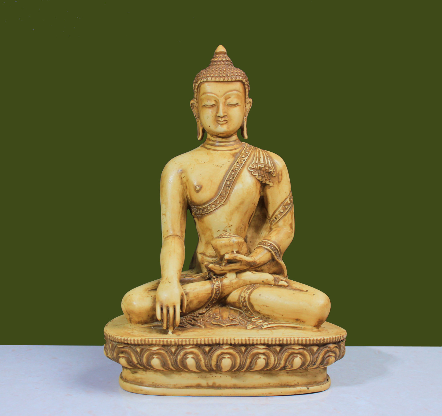 Resin Buddha Sitting Plain