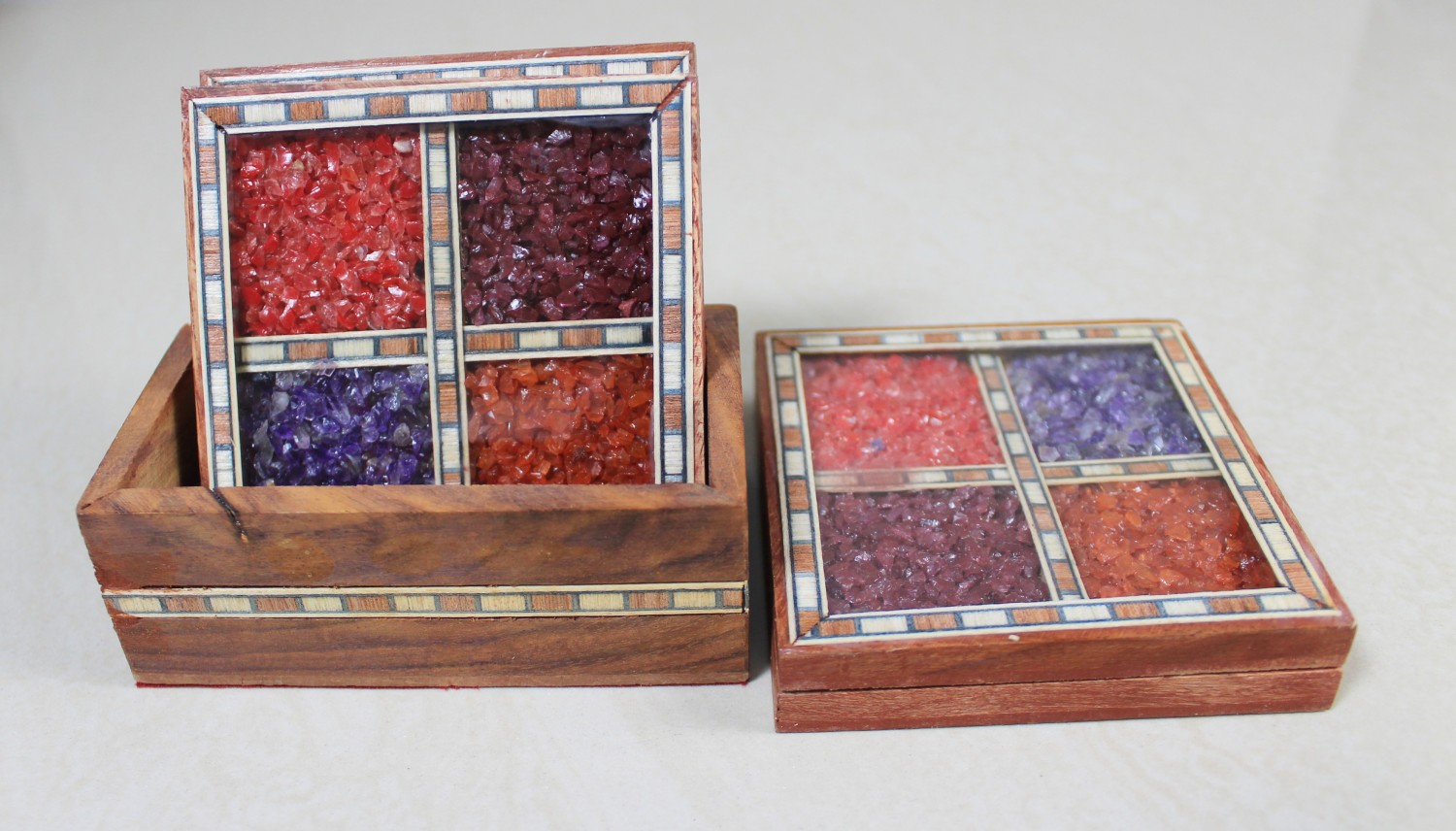 WOODEN CHOKER GEMSTONE TEA COASTER