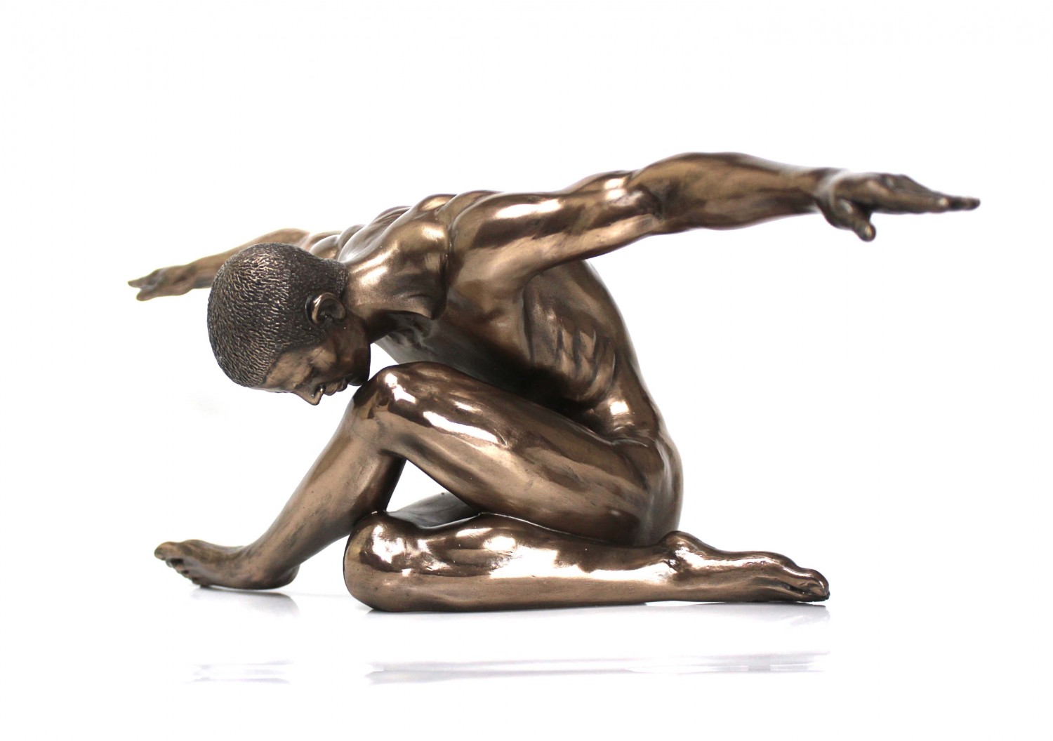 POLYRESIN MAN WITH SPREAD ARMS