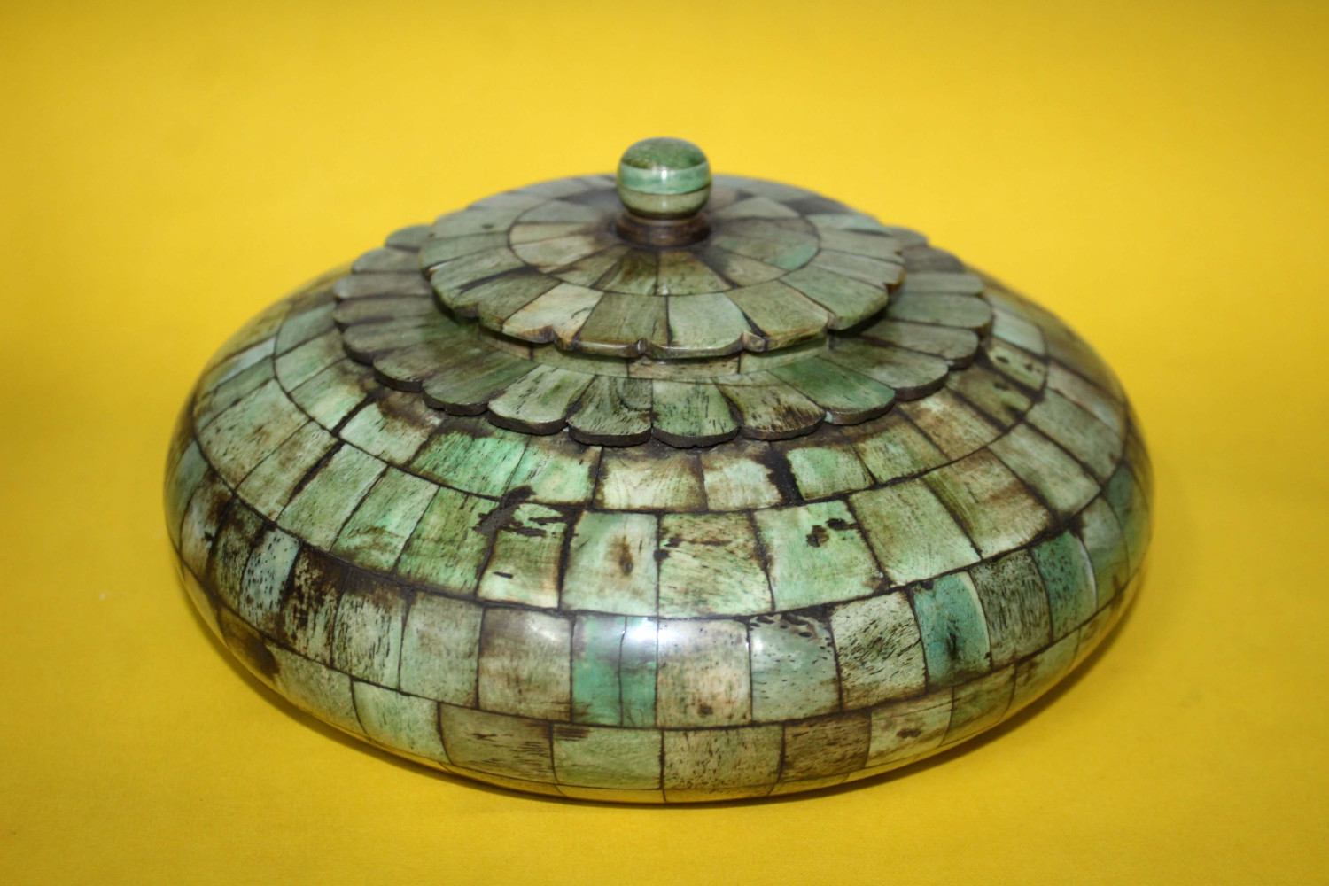 Bone Tobacco Box Green Finish