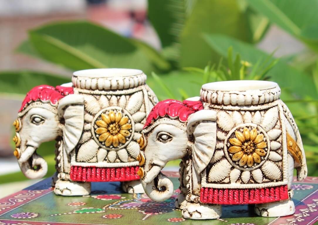 WHITE ELEPHANT TEALIGHT PAIR