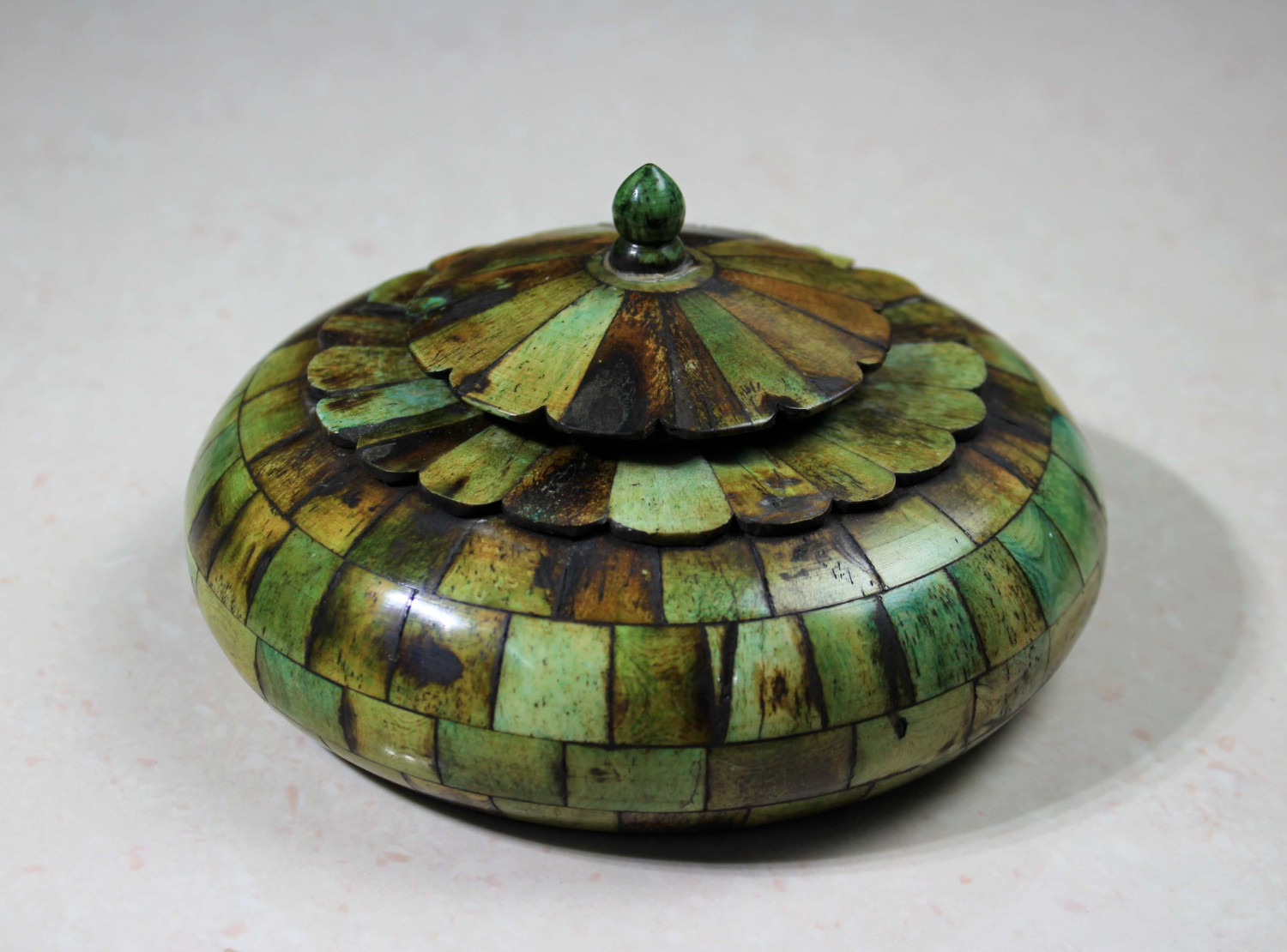 Bone Tobacco Box Green Finish