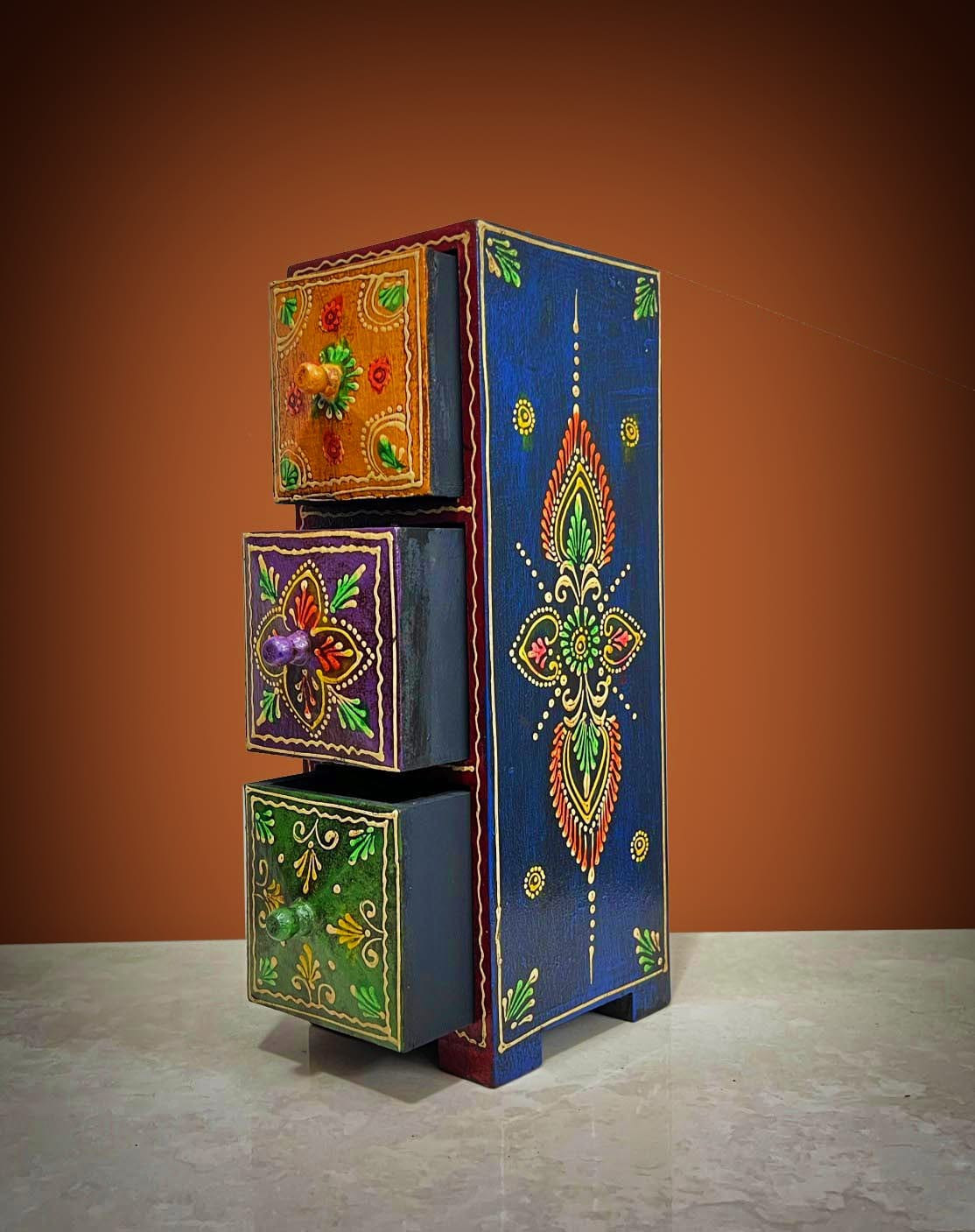 Three Diamond Drawer Vertical