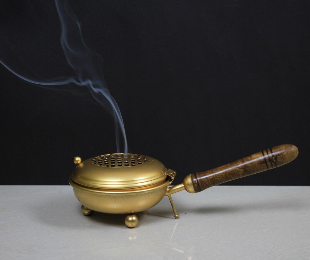 Iron Crafted Goldern Plated Dhoop Burner | Incense Holder | Dhoop Dani