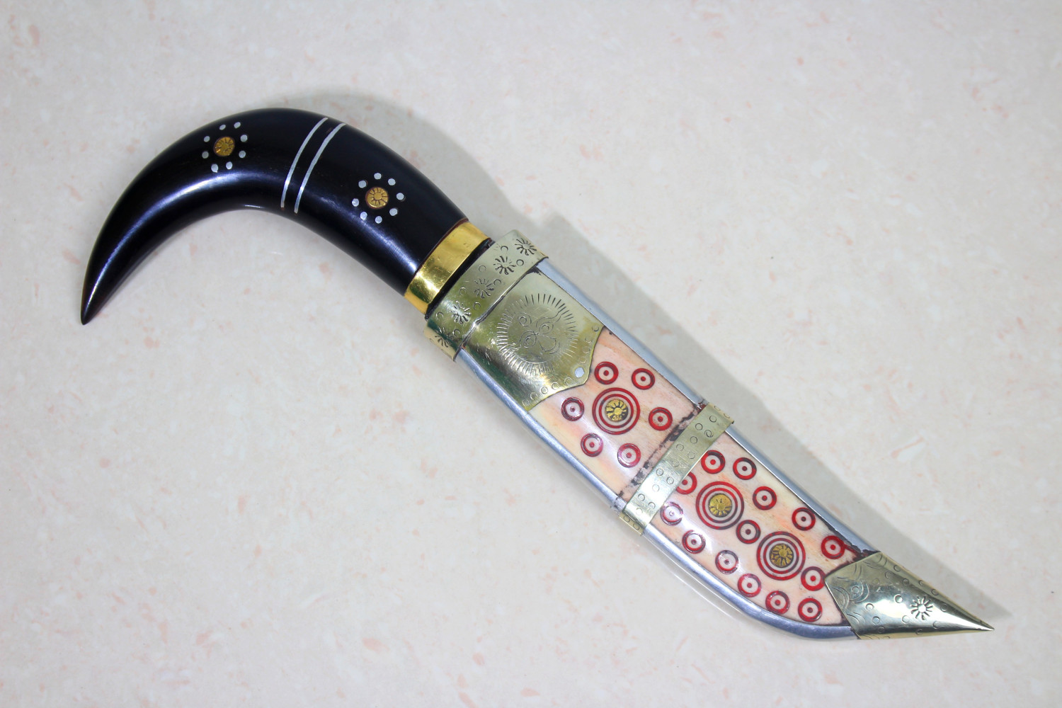 Metal Dagger Bone Fitted